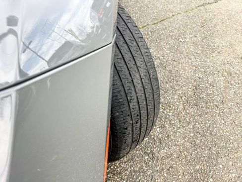 Used 2022 Chrysler Pacifica Touring-L image 3