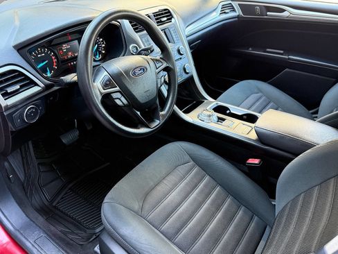 Used 2018 Ford Fusion SE FWD image 13