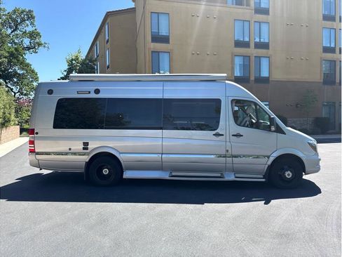 Used 2014 Mercedes-Benz Sprinter 3500 image 6