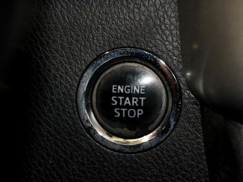 Used 2017 Toyota Highlander XLE image 14