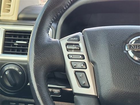 Used 2021 Nissan Titan SV w/ SV Convenience Package image 28