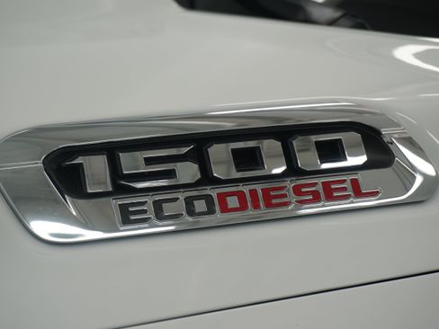 Used 2020 RAM 1500 Laramie RWD image 8