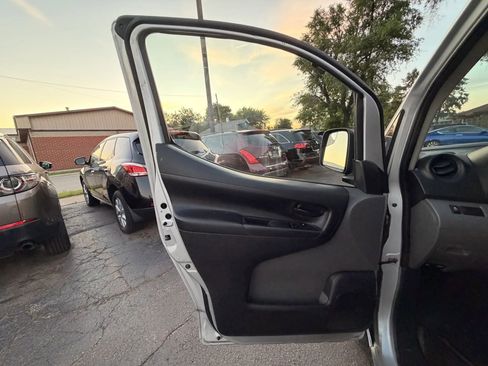 Used 2015 Nissan NV200 S w/ Back Door Glass Package FWD image 11