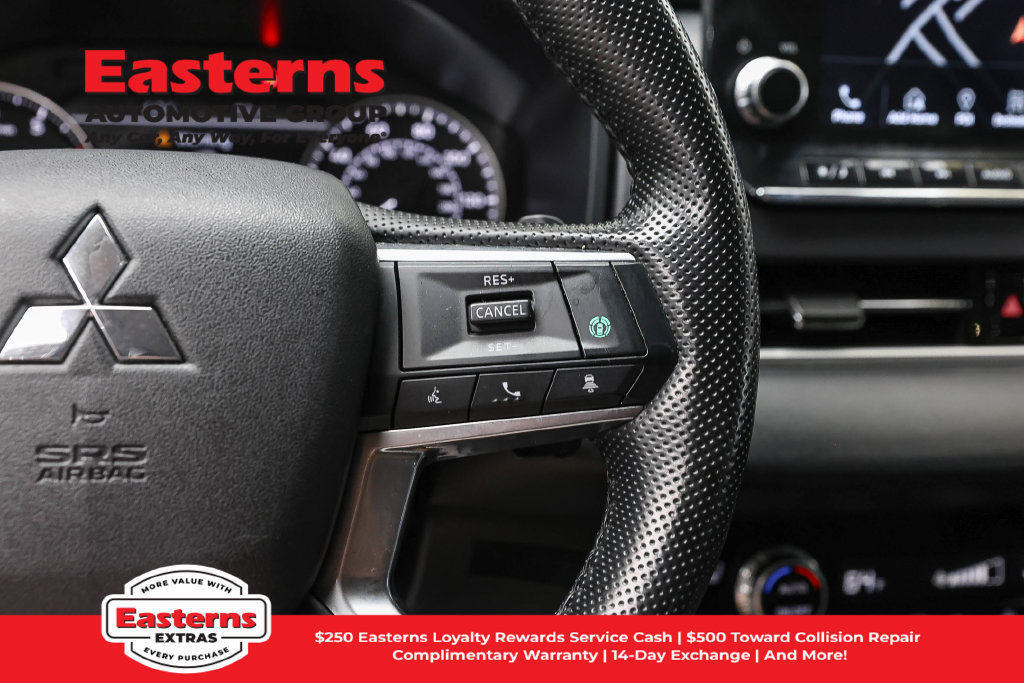 Used 2024 Mitsubishi Outlander SE AWD/4WD image 17