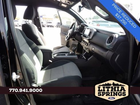 Used 2023 Toyota Tacoma TRD Off-Road w/ Technology Package image 31