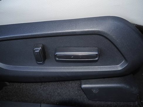 Used 2024 Honda Pilot Touring image 22