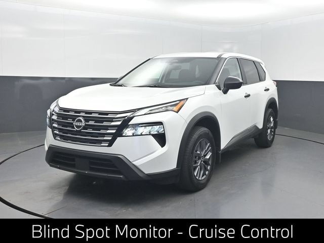 Used 2025 Nissan Rogue S AWD/4WD image 1
