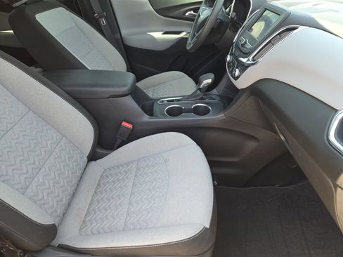 Used 2024 Chevrolet Equinox LS w/ LS Convenience Package FWD image 9
