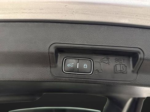 Used 2023 Ford Explorer Limited AWD/4WD image 16