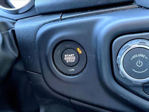 Used 2023 Jeep Wrangler Unlimited Sahara w/ Cold Weather Group AWD/4WD image 27