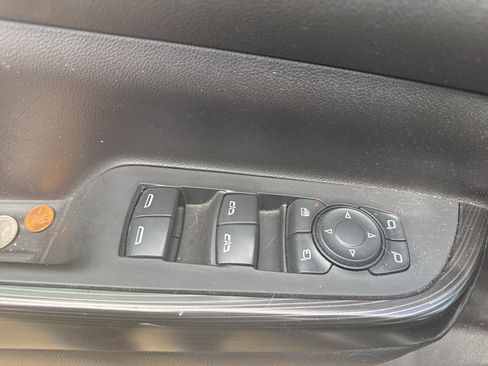 Used 2021 GMC Acadia SLT w/ Preferred Package image 11