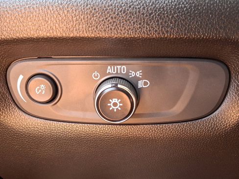 Used 2022 Chevrolet Traverse LT w/ Midnight/Sport Edition AWD/4WD image 25