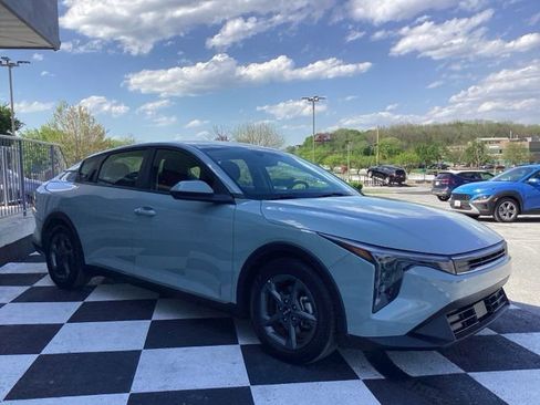 Used 2025 Kia K4 LXS image 4