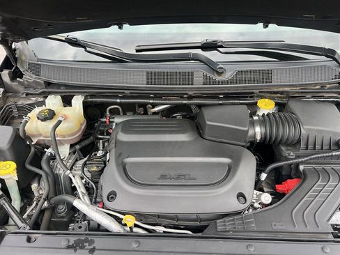 Used 2019 Chrysler Pacifica Touring Plus w/ S Appearance Package image 28