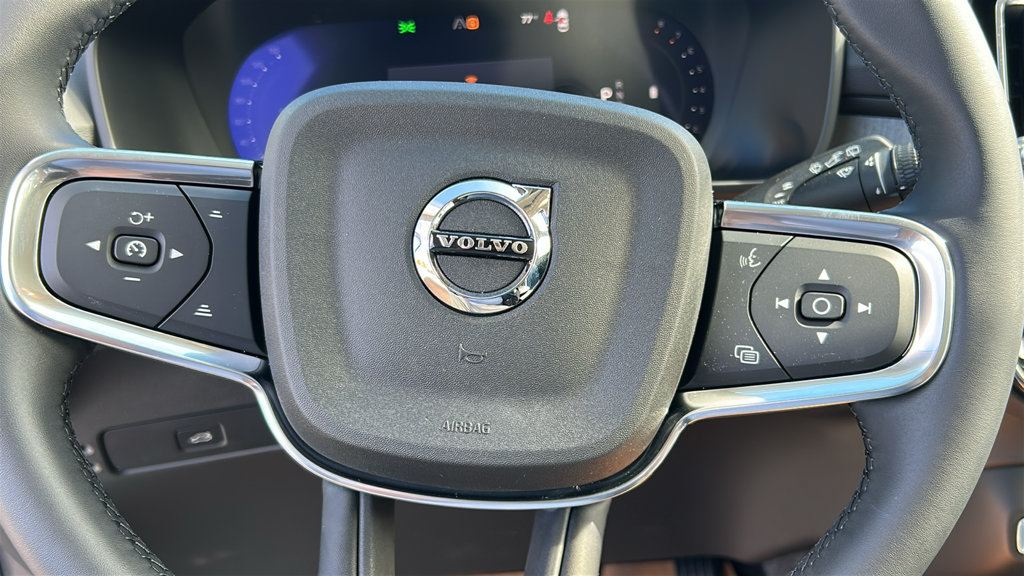 New 2026 Volvo XC40 B5 Core w/ Climate Package AWD/4WD image 12