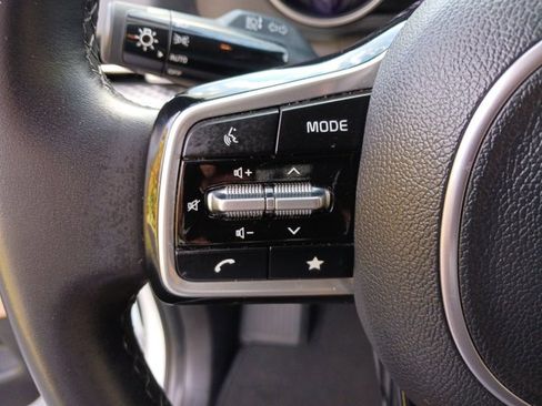 Certified 2024 Kia Carnival LX image 16