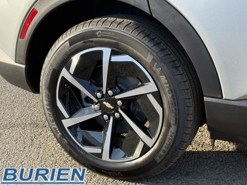 New 2026 Chevrolet Equinox EV LT image 36