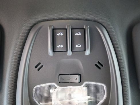 New 2026 Chevrolet Trax RS w/ Sunroof Package image 21