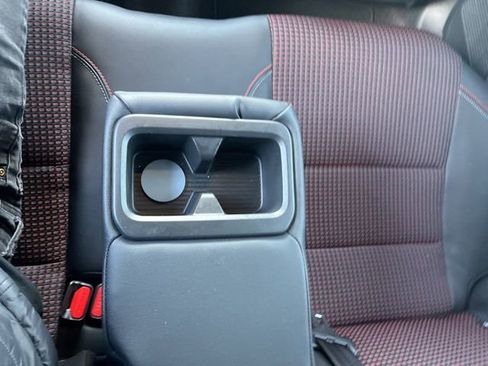 Used 2025 Nissan Kicks SR image 17