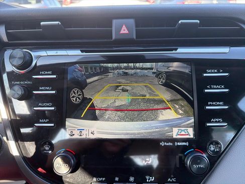 Used 2020 Toyota Camry XLE image 26