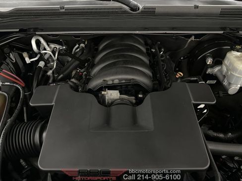 Used 2019 Chevrolet Suburban LT image 7