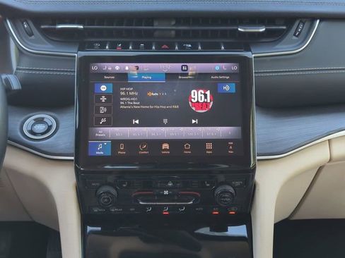 Certified 2022 Jeep Grand Cherokee L Limited AWD/4WD image 21