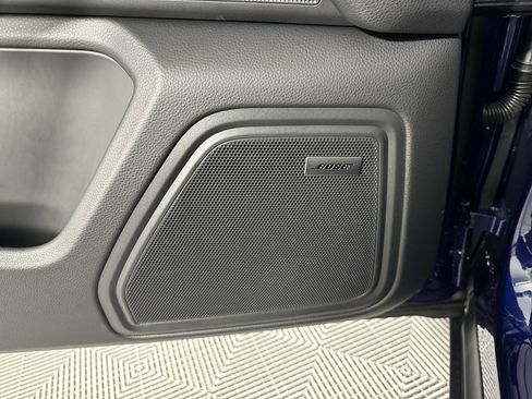 Certified 2025 Porsche Macan image 22