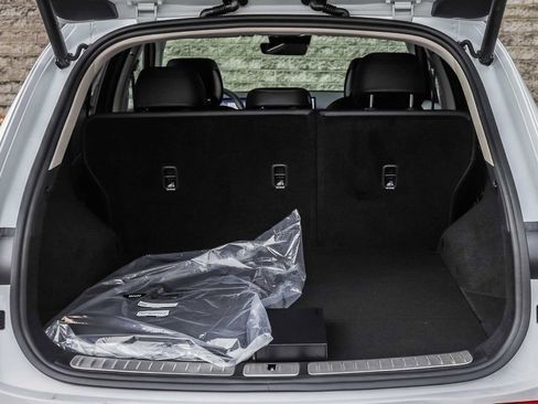 New 2026 Genesis GV70 2.5T image 8