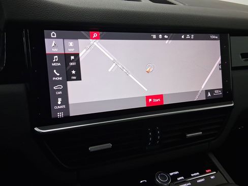 Used 2021 Porsche Cayenne image 22