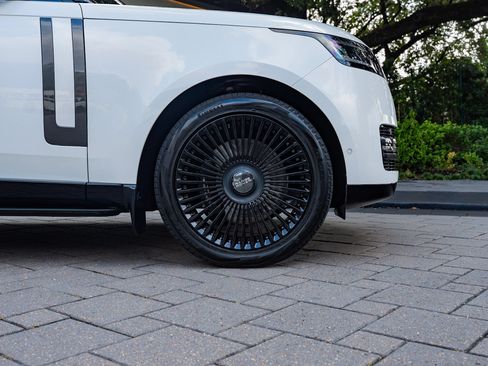 Used 2023 Land Rover Range Rover SE AWD/4WD image 6