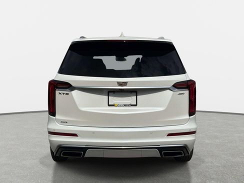 Used 2024 Cadillac XT6 Premium Luxury AWD/4WD image 4