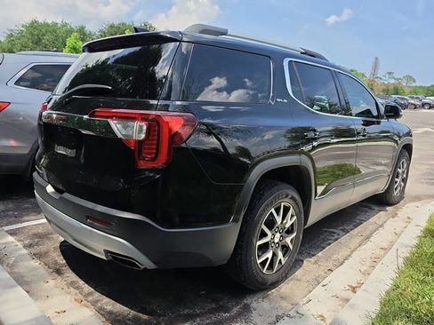 Used 2021 GMC Acadia SLE w/ Driver Convenience Package FWD image 4