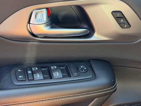 New 2026 Chrysler Pacifica Select FWD image 11