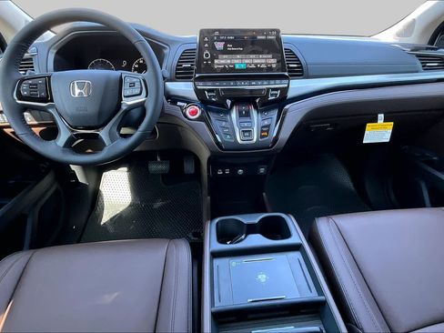 New 2026 Honda Odyssey Touring image 5