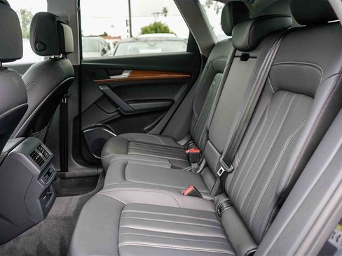 Used 2023 Audi Q5 2.0T Premium w/ Convenience Package image 18