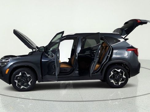Used 2025 Kia Seltos EX w/ EX Sunroof Package AWD/4WD image 11
