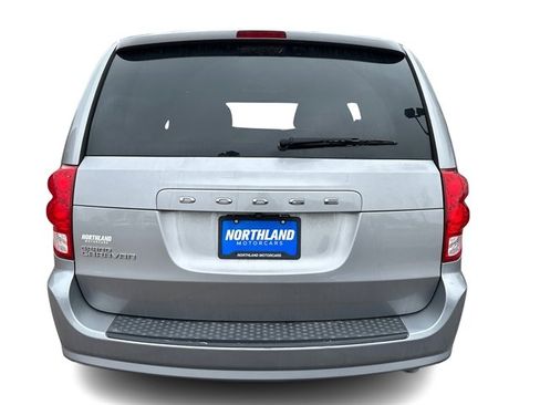 Used 2017 Dodge Grand Caravan SE FWD image 14