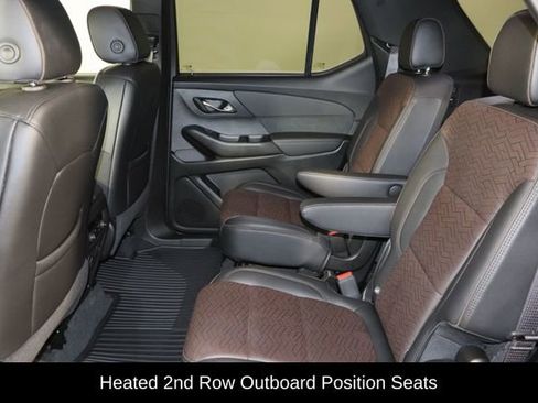 Used 2023 Chevrolet Traverse High Country image 16