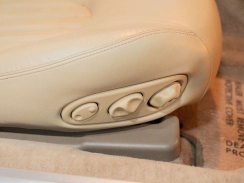 Used 1999 Jaguar XK8 Coupe image 22