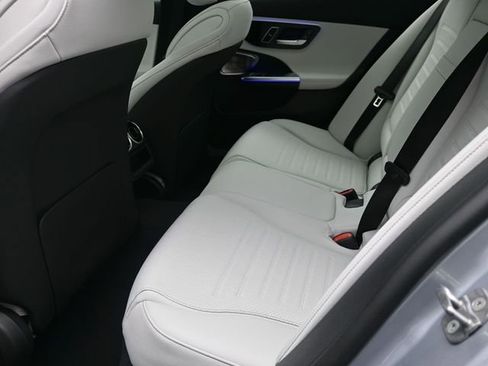 Used 2025 Mercedes-Benz C 300 Sedan image 23