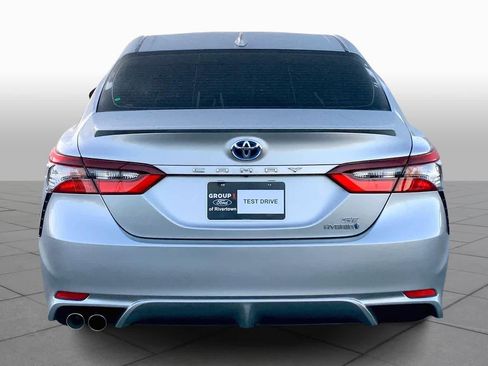 Used 2023 Toyota Camry SE image 5