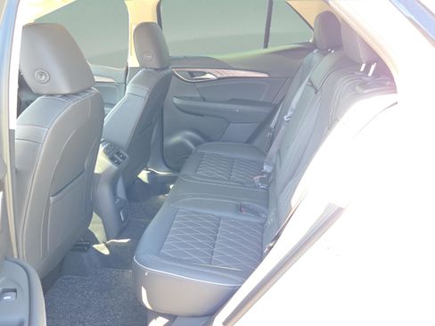 Used 2023 Buick Envision Avenir image 27