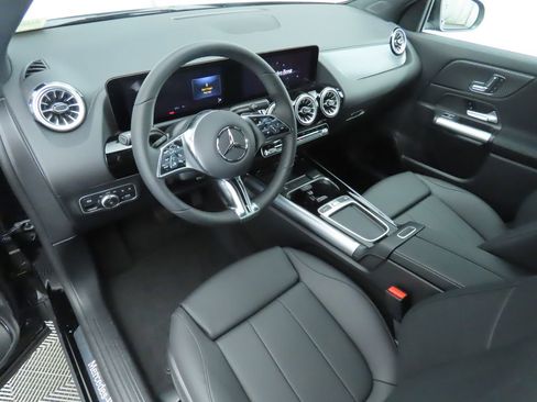 Certified 2025 Mercedes-Benz GLA 250 image 10