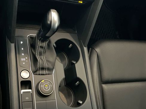 Used 2021 Volkswagen Atlas SE image 19