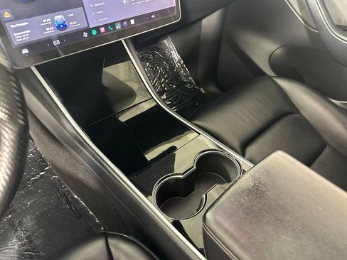 Used 2021 Tesla Model Y Long Range AWD/4WD image 30