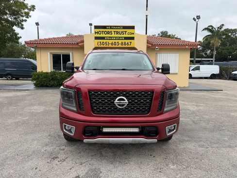 Used 2018 Nissan Titan PRO-4X w/ Pro-4x Convenience Package AWD/4WD image 9