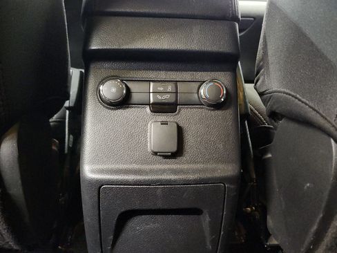 Used 2017 Ford Explorer XLT w/ Equipment Group 201A image 10