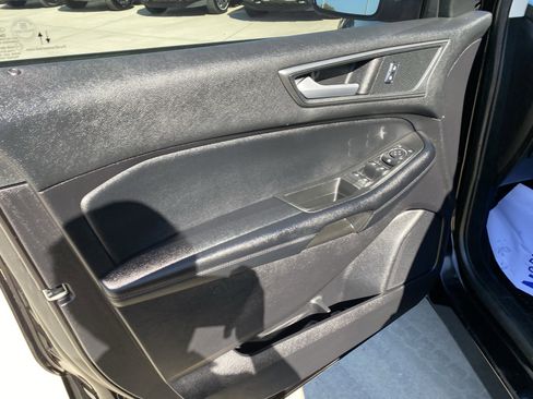 Used 2022 Ford Edge SE w/ Black Appearance Package image 13