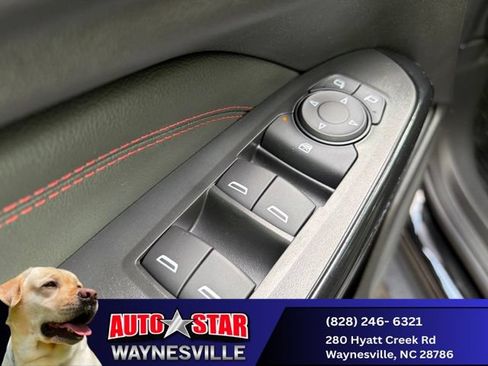 Used 2025 Chevrolet Trax RS w/ Sunroof Package FWD image 24