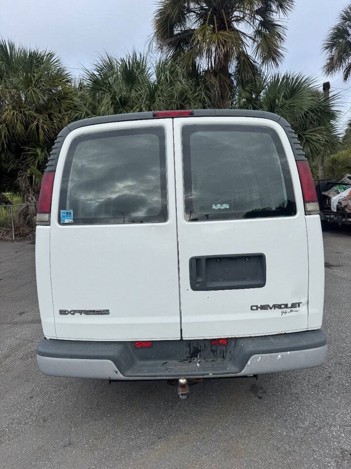 Used 2001 Chevrolet Express 2500 RWD image 5